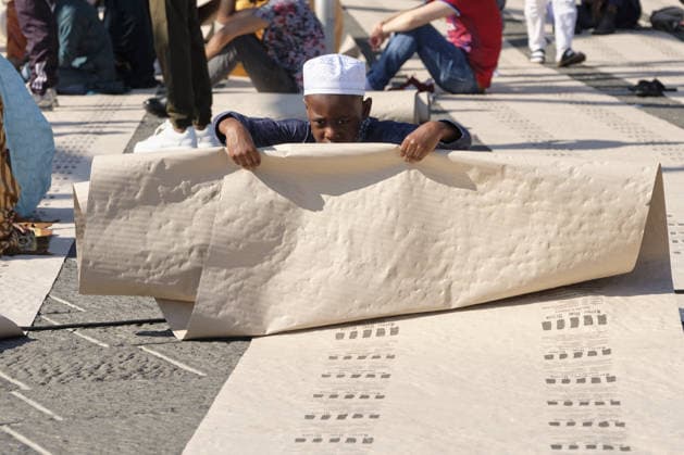 Muslim community gathers for Eid al-Adha prayer in Naples, Italy NAPLES, ITALY - MAY 27: Members of the Muslim community gather to perform the Eid al-Adha (Feast of the Sacrifice) morning prayer in Naples, Italy, on May 27, 2026. Eliano Imperato Anadolu Naples Italy. Editorial use only. Please get in touch for any other usage.  Copyright: x2026xAnadoluxElianoxImperatox