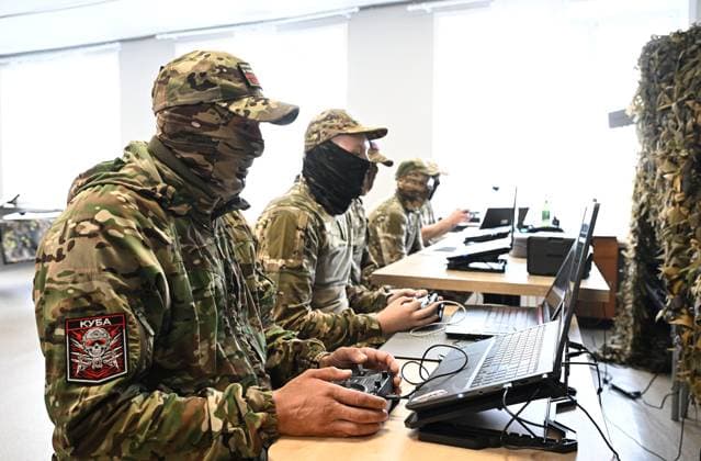 Russia Defence Contract Service Recruitment 9174364 27.05.2026 Men who signed contracts for military service in unmanned systems forces with Russia™s Defence Ministry attend a class before their departure for garrisons at a recruitment centre in Balashikha, Moscow region, Russia. Kristina Solovyova Sputnik Balashikha Moscow region Russia  Copyright: xKristinaxSolovyovax