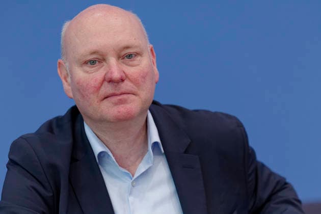Wirtschaftsweise stellen Frühjahrsgutachten vor 2026-05-27 Deutschland, Berlin Bundespressekonferenz: Der Sachverständigenrat zur Begutachtung der gesamtwirtschaftlichen Entwicklung präsentiert sein Frühjahrsgutachten 2026. Im Bild Prof. Dr. Achim Truger. *** Economists present their Spring Report 2026 05 27 Germany, Berlin Federal Press Conference The German Council of Economic Experts presents its Spring Report 2026 In the picture Prof Dr Achim Truger
