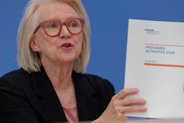Wirtschaftsweise stellen Frühjahrsgutachten vor 2026-05-27 Deutschland, Berlin Bundespressekonferenz: Der Sachverständigenrat zur Begutachtung der gesamtwirtschaftlichen Entwicklung präsentiert sein Frühjahrsgutachten 2026. Im Bild Prof. Dr. Monika Schnitzer, Vorsitzende.. *** The German Council of Economic Experts presents its spring report 2026 05 27 Germany, Berlin Federal Press Conference The German Council of Economic Experts presents its spring report 2026 In the picture Prof Dr Monika Schnitzer, Chairwoman