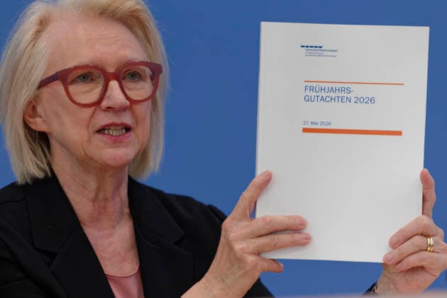 Wirtschaftsweise stellen Frühjahrsgutachten vor 2026-05-27 Deutschland, Berlin Bundespressekonferenz: Der Sachverständigenrat zur Begutachtung der gesamtwirtschaftlichen Entwicklung präsentiert sein Frühjahrsgutachten 2026. Im Bild Prof. Dr. Monika Schnitzer, Vorsitzende.. *** The German Council of Economic Experts presents its spring report 2026 05 27 Germany, Berlin Federal Press Conference The German Council of Economic Experts presents its spring report 2026 In the picture Prof Dr Monika Schnitzer, Chairwoman