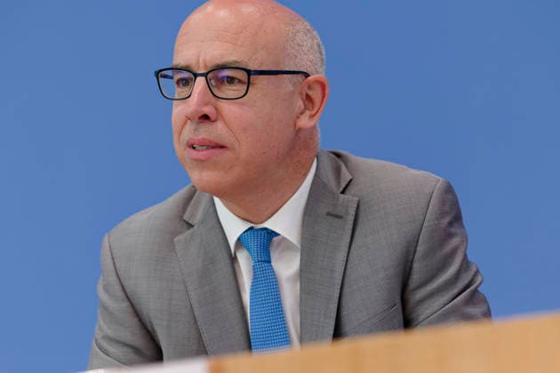 Wirtschaftsweise stellen Frühjahrsgutachten vor 2026-05-27 Deutschland, Berlin Bundespressekonferenz: Der Sachverständigenrat zur Begutachtung der gesamtwirtschaftlichen Entwicklung präsentiert sein Frühjahrsgutachten 2026. Im Bild Prof. Dr. Gabriel Felbermayr, Ph.D. *** The German Council of Economic Experts presents its Spring Report 2026 05 27 Germany, Berlin Federal Press Conference The German Council of Economic Experts presents its Spring Report 2026 In the picture Prof Dr Gabriel Felbermayr, Ph D