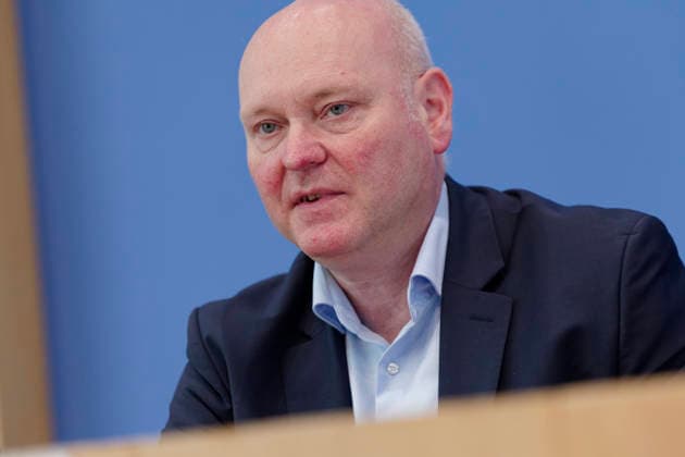 Wirtschaftsweise stellen Frühjahrsgutachten vor 2026-05-27 Deutschland, Berlin Bundespressekonferenz: Der Sachverständigenrat zur Begutachtung der gesamtwirtschaftlichen Entwicklung präsentiert sein Frühjahrsgutachten 2026. Im Bild Prof. Dr. Achim Truger. *** Economists present their Spring Report 2026 05 27 Germany, Berlin Federal Press Conference The German Council of Economic Experts presents its Spring Report 2026 In the picture Prof Dr Achim Truger