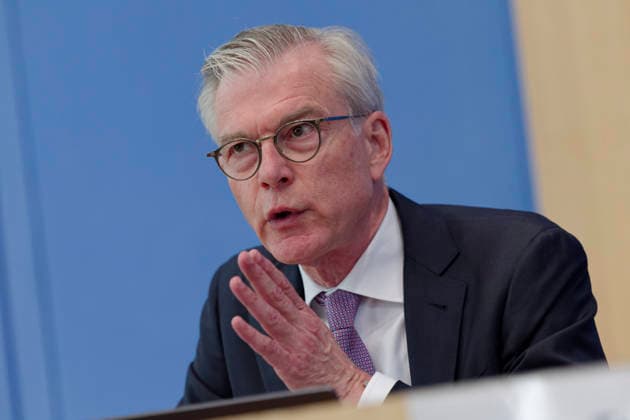 Wirtschaftsweise stellen Frühjahrsgutachten vor 2026-05-27 Deutschland, Berlin Bundespressekonferenz: Der Sachverständigenrat zur Begutachtung der gesamtwirtschaftlichen Entwicklung präsentiert sein Frühjahrsgutachten 2026. Im Bild Prof. Dr. Martin Werding. *** Economists present their Spring Report 2026 05 27 Germany, Berlin Federal Press Conference The German Council of Economic Experts presents its Spring Report 2026 In the picture Prof Dr Martin Werding