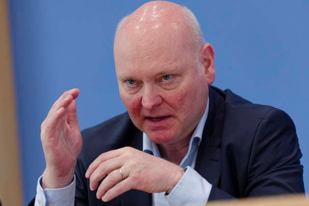 Wirtschaftsweise stellen Frühjahrsgutachten vor 2026-05-27 Deutschland, Berlin Bundespressekonferenz: Der Sachverständigenrat zur Begutachtung der gesamtwirtschaftlichen Entwicklung präsentiert sein Frühjahrsgutachten 2026. Im Bild Prof. Dr. Achim Truger. *** Economists present their Spring Report 2026 05 27 Germany, Berlin Federal Press Conference The German Council of Economic Experts presents its Spring Report 2026 In the picture Prof Dr Achim Truger