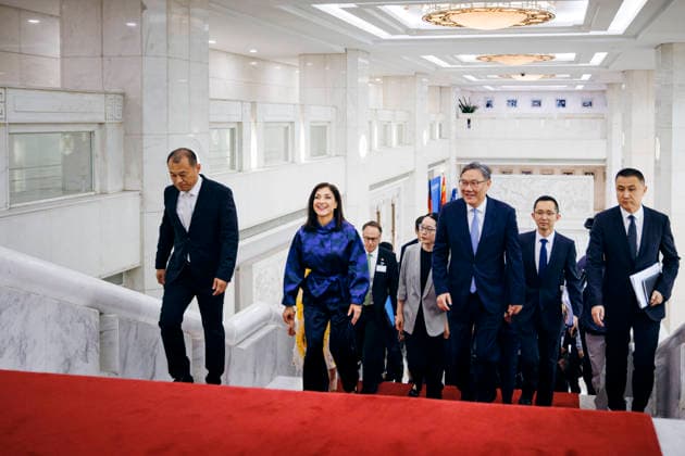 Katherina Reiche (CDU), Bundesministerin fuer Wirtschaft und Energie trifft WANG Wentao, Handelsminister Chinas zu einem Gespraech in Peking, 27.05.2026. Fotografiert im Auftrag des Bundesministerium fuer Wirtschaft und Energie (BMWE) Peking China *** Katherina Reiche CDU , Federal Minister for Economic Affairs and Energy meets WANG Wentao, Minister of Commerce of China for talks in Beijing, 27 05 2026 Photographed on behalf of the Federal Ministry for Economic Affairs and Energy BMWE Beijing China Copyright: xFelixxZahn BMWEx