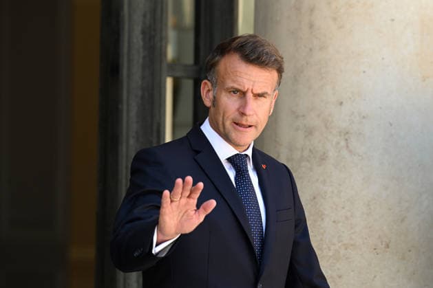 Emmanuel Macron recoit le Premier ministre de la Bulgarie Roumen Radev a lElysee The French President Emmanuel Macron and M Roumen Radev, Prime minister of Bulgaria at the Elysee Palace on Friday, April 17, 2026 456816 2026 05 27 Paris France Macron, Emmanuel  Copyright: xL.Urmanx xStarfacex STAR_456816_002