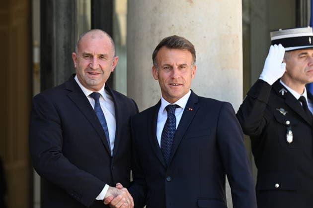 Emmanuel Macron recoit le Premier ministre de la Bulgarie Roumen Radev a lElysee The French President Emmanuel Macron and M Roumen Radev, Prime minister of Bulgaria at the Elysee Palace on Friday, April 17, 2026 456816 2026 05 27 Paris France Macron, Emmanuel  Copyright: xL.Urmanx xStarfacex STAR_456816_012