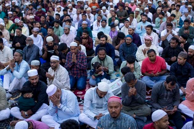 May 27, 2026, Madrid, Madrid, Spain: A group of Muslims of various nationalities pray during the celebration of the Feast of the Sacrifice, Eid al-Adha, in the Casino de la Reina park in the Lavapio s neighborhood. Eid al-Adha is a festival that symbolizes devotion and gratitude to God. Madrid Spain - ZUMAs296 20260527_znp_s296_006 Copyright: xLuisxSotox