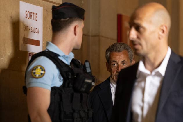 Last day of the Libyan financing appeal trial - Paris French former president Nicolas Sarkozy comes back from a lunch break on the last day of his appeal trial over charges he had sought Libyan financing for his 2007 election, at the Palais de Justice courthouse in Paris on May 27, 2026. Photo by Raphael Lafargue ABACAPRESS.COM Paris France  Copyright: xLafarguexRaphael ABACAx