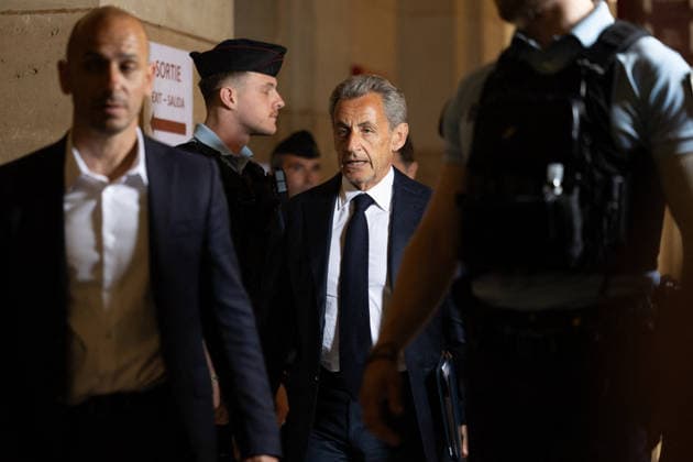 Last day of the Libyan financing appeal trial - Paris French former president Nicolas Sarkozy comes back from a lunch break on the last day of his appeal trial over charges he had sought Libyan financing for his 2007 election, at the Palais de Justice courthouse in Paris on May 27, 2026. Photo by Raphael Lafargue ABACAPRESS.COM Paris France  Copyright: xLafarguexRaphael ABACAx