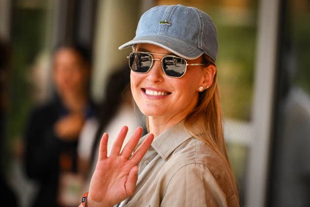 May 27, 2026, Paris, France, France: Bar Refaeli during the Roland-Garros 2026, French Open 2026, Grand Slam tennis tournament at Roland-Garros Stadium on May 27, 2026 in Paris, France. Paris France - ZUMAm308 20260527_zsp_m308_014 Copyright: xMatthieuxMirvillex
