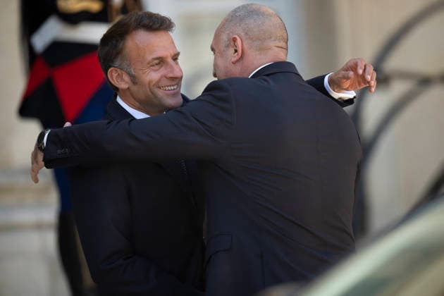 President Macron Meets Bulgaria s PM - Paris France s President Emmanuel Macron welcomes Bulgaria s Prime minister Roumen Radev at the Elysee Palace in Paris on May 27, 2026. Photo by Eliot Blondet ABACAPRESS.COM Paris France France  Copyright: xBlondetxEliot ABACAx