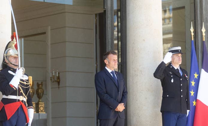 Le Président de la République Emmanuel Macron reçoit Milojko Spajic, Premier ministre du Monténégro, au palais de lElysée à Paris, le 27 mai 2026 Tophaine Lebely Bestimage President Emmanuel Macron receives Milojko Spajic, Prime Minister of Montenegro, at the Elysée Palace in Paris, on May 27, 2026 Paris France  Copyright: xTiphainexLebelyx xBestimagexTiphainexLebelyx xBestimagex