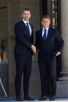 Le Président de la République Emmanuel Macron reçoit Milojko Spajic, Premier ministre du Monténégro, au palais de lElysée à Paris, le 27 mai 2026 Tophaine Lebely Bestimage President Emmanuel Macron receives Milojko Spajic, Prime Minister of Montenegro, at the Elysée Palace in Paris, on May 27, 2026 Paris France  Copyright: xTiphainexLebelyx xBestimagexTiphainexLebelyx xBestimagex