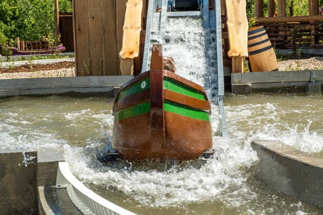 Eröffnung des neuen Themenbereichs Idefix Abenteuerland im Freizeitpark Belantis bei Leipzig. Der familienorientierte Erlebnisbereich rund um die bekannten Asterix-Figuren ist Teil der geplanten Weiterentwicklung des Parks zum zukünftigen Asterix-Park Deutschland. Eröffnung Idefix Abenteuerland *** Opening of the new Idefix Adventureland themed area at the Belantis theme park near Leipzig The family-oriented adventure area based around the well-known Asterix characters is part of the planned further development of the park into the future Asterix Park Germany Opening of Idefix Adventureland