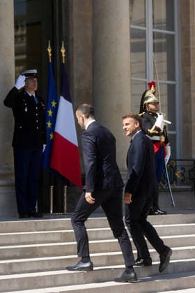 Le Président de la République Emmanuel Macron reçoit Milojko Spajic, Premier ministre du Monténégro, au palais de lElysée à Paris, le 27 mai 2026 Tophaine Lebely Bestimage President Emmanuel Macron receives Milojko Spajic, Prime Minister of Montenegro, at the Elysée Palace in Paris, on May 27, 2026 Paris France  Copyright: xTiphainexLebelyx xBestimagexTiphainexLebelyx xBestimagex