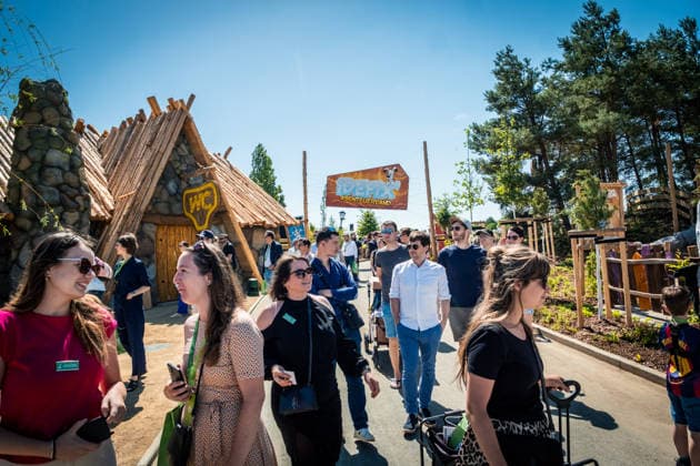 Eröffnung des neuen Themenbereichs Idefix Abenteuerland im Freizeitpark Belantis bei Leipzig. Der familienorientierte Erlebnisbereich rund um die bekannten Asterix-Figuren ist Teil der geplanten Weiterentwicklung des Parks zum zukünftigen Asterix-Park Deutschland. Eröffnung Idefix Abenteuerland *** Opening of the new Idefix Adventureland themed area at the Belantis theme park near Leipzig The family-oriented adventure area based around the well-known Asterix characters is part of the planned further development of the park into the future Asterix Park Germany Opening of Idefix Adventureland