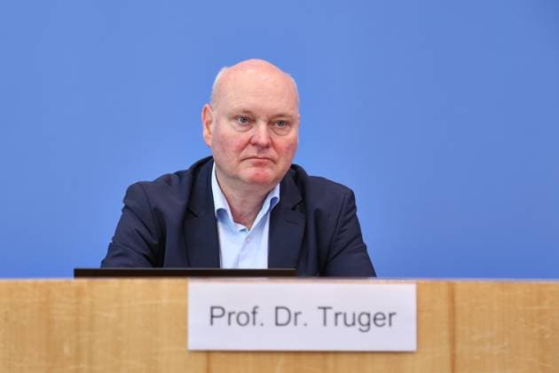 Berlin, Deutschland, 27.05.2026: Bundespressekonferenz: Vorstellung des Frühjahrsgutachten 2026 - Sachverständigenrat zur Begutachtung der gesamtwirtschaftlichen Entwicklung: Achim Truger *** Berlin, Germany, 27 05 2026 Federal Press Conference Presentation of the Spring Report 2026 German Council of Economic Experts Achim Truger Copyright: xdtsxNachrichtenagenturx dts_120814