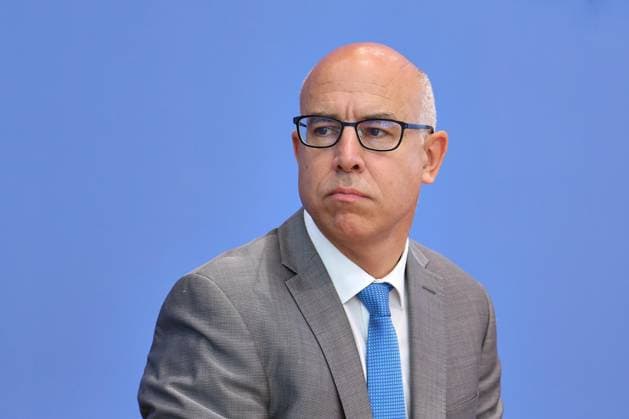 Berlin, Deutschland, 27.05.2026: Bundespressekonferenz: Vorstellung des Frühjahrsgutachten 2026 - Sachverständigenrat zur Begutachtung der gesamtwirtschaftlichen Entwicklung: Gabriel Felbermayr *** Berlin, Germany, 27 05 2026 Federal Press Conference Presentation of the Spring Report 2026 German Council of Economic Experts Gabriel Felbermayr Copyright: xdtsxNachrichtenagenturx dts_120815