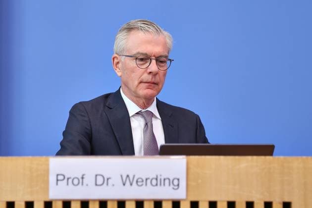 Berlin, Deutschland, 27.05.2026: Bundespressekonferenz: Vorstellung des Frühjahrsgutachten 2026 - Sachverständigenrat zur Begutachtung der gesamtwirtschaftlichen Entwicklung: Martin Werding *** Berlin, Germany, 27 05 2026 Federal Press Conference Presentation of the Spring Report 2026 German Council of Economic Experts Martin Werding Copyright: xdtsxNachrichtenagenturx dts_120817