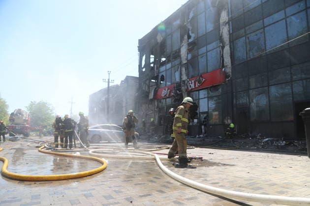 Russian attack injures 11 in Odesa ODESA, UKRAINE - MAY 27: Emergency services operate in the area where a Russian Shahed drone strike hit, injuring 11 people including two children in Odesa, Ukraine on May 27, 2026. Two stores and a post office were damaged in the attack. Nina Lyashonok Anadolu Odesa Ukraine. Editorial use only. Please get in touch for any other usage.  Copyright: x2026xAnadoluxNinaxLyashonokx