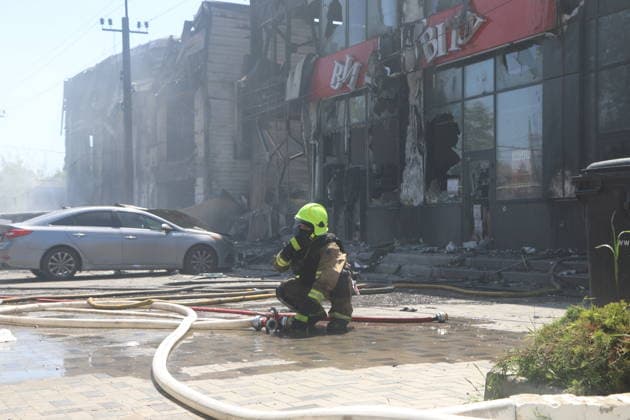 Russian attack injures 11 in Odesa ODESA, UKRAINE - MAY 27: Emergency services operate in the area where a Russian Shahed drone strike hit, injuring 11 people including two children in Odesa, Ukraine on May 27, 2026. Two stores and a post office were damaged in the attack. Nina Lyashonok Anadolu Odesa Ukraine. Editorial use only. Please get in touch for any other usage.  Copyright: x2026xAnadoluxNinaxLyashonokx