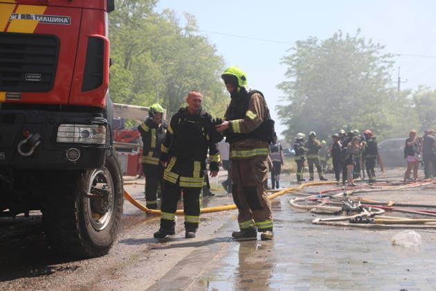 Russian attack injures 11 in Odesa ODESA, UKRAINE - MAY 27: Emergency services operate in the area where a Russian Shahed drone strike hit, injuring 11 people including two children in Odesa, Ukraine on May 27, 2026. Two stores and a post office were damaged in the attack. Nina Lyashonok Anadolu Odesa Ukraine. Editorial use only. Please get in touch for any other usage.  Copyright: x2026xAnadoluxNinaxLyashonokx