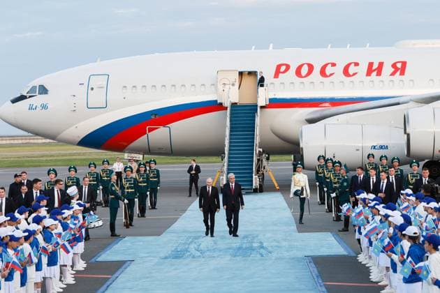 Kazakhstan Russia 9174623 27.05.2026 Russian President Vladimir Putin and Kazakh President Kassym-Jomart Tokayev attend a welcome ceremony upon Putin s arrival at Nursultan Nazarbayev International Airport in Astana, Kazakhstan. Alexander Shcherbak Sputnik Astana Kazakhstan  Copyright: xAlexanderxShcherbakx