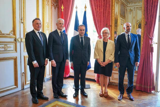 Store moter Frankrikes president Emmanuel Macron i Paris. Paris, Frankrike 20260527. Forsvarsminister Tore O. Sandvik og statsminister Jonas Gahr Store moter Frankrikes statsminister SÃ bastien Lecornu i Paris onsdag ettermiddag. Foto: Ole Berg-Rusten NTB Paris Frankrike L6DmNxZWMTc EDITORIAL USE ONLY Ref:_POLL6DmNxZWMTc.jpg *** Frances President Emmanuel Macron in Paris Paris, France 20260527 Defense Minister Tore O Sandvik and Prime Minister Jonas Gahr Store fashions Frances Prime Minister SÃ bastien Lecornu in Paris Wednesday afternoon Photo Ole Berg Rusten NTB Paris France L6DmNxZWMTc EDITORIAL USE ONLY Ref POLL6DmNxZWMTc jpg  Copyright: xOlexBerg-Rustenx xNTBx