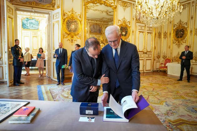 Store moter Frankrikes president Emmanuel Macron i Paris. Paris, Frankrike 20260527. Statsminister Jonas Gahr Store etter motert med Frankrikes statsminister SÃ bastien Lecornu i Paris onsdag ettermiddag. Foto: Ole Berg-Rusten NTB Paris Frankrike 3UGh0BmkUQg EDITORIAL USE ONLY Ref:_POL3UGh0BmkUQg.jpg *** French President Emmanuel Macron in Paris Paris, France 20260527 Prime Minister Jonas Gahr Store after meeting with French Prime Minister Sébastien Lecornu in Paris on Wednesday afternoon Photo Ole Berg Rusten NTB Paris France 3UGh0BmkUQg EDITORIAL USE ONLY Ref POL3UGh0BmkUQg jpg  Copyright: xOlexBerg-Rustenx xNTBx
