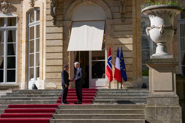 Store moter Frankrikes president Emmanuel Macron i Paris. Paris, Frankrike 20260527. Statsminister Jonas Gahr Store moter Frankrikes president Emmanuel Macron i Paris. Foto: Ole Berg-Rusten NTB Paris Frankrike y15ImqUSOqs EDITORIAL USE ONLY Ref:_POLy15ImqUSOqs.jpg *** French President Emmanuel Macron in Paris Paris, France 20260527 Prime Minister Jonas Gahr Store fashions French President Emmanuel Macron in Paris Photo Ole Berg Rusten NTB Paris France y15ImqUSOqs EDITORIAL USE ONLY Ref POLy15ImqUSOqs jpg  Copyright: xOlexBerg-Rustenx xNTBx