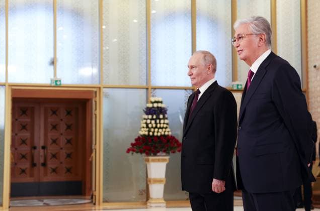 Kazakhstan Russia 9174657 27.05.2026 Russian President Vladimir Putin and Kazakh President Kassym-Jomart Tokayev attend a welcome ceremony upon Putin s arrival at Nursultan Nazarbayev International Airport in Astana, Kazakhstan. Alexander Kazakov Sputnik Astana Kazakhstan  Copyright: xAlexanderxKazakovx