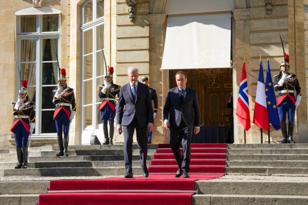 Store moter Frankrikes president Emmanuel Macron i Paris. Paris, Frankrike 20260527. Statsminister Jonas Gahr Store etter motert med Frankrikes statsminister SÃ bastien Lecornu i Paris onsdag ettermiddag. Foto: Ole Berg-Rusten NTB Paris Frankrike u2OyOWuXpPU EDITORIAL USE ONLY Ref:_POLu2OyOWuXpPU.jpg *** French President Emmanuel Macron in Paris Paris, France 20260527 Prime Minister Jonas Gahr Store after meeting with French Prime Minister Sébastien Lecornu in Paris on Wednesday afternoon Photo Ole Berg Rusten NTB Paris France u2OyOWuXpPU EDITORIAL USE ONLY Ref POLu2OyOWuXpPU jpg  Copyright: xOlexBerg-Rustenx xNTBx