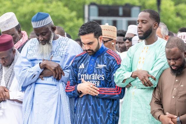 May 27, 2026, New York, New York, USA: Mayor Zohran Mamdani prays with men during Eid Al-Adha holiday prayers at The Yancy Track & Field in New York, NY on May 27, 2026. Hundreds of men, women and children attended wearing clean, colorful and expensive traditional clothes. Eid al-Adha translates from Arabic to Festival of Sacrifice is one of the most important holidays in the Islamic calendar. It honors the Prophet Ibrahim s (Abraham s in Judaism) absolute obedience to God, commemorating his willingness to sacrifice his son as an act of submission before God provided a ram to sacrifice instead. New York USA - ZUMAr339 20260527_znp_r339_042 Copyright: xLevxRadinx