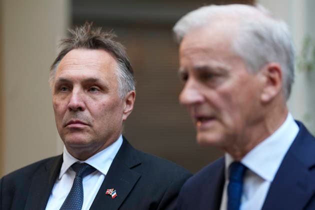 Store moter Frankrikes president Emmanuel Macron i Paris. Paris, Frankrike 20260527. Forsvarsminister Tore O. Sandvik (Ap) og statsminister Jonas Gahr Store (Ap) i Paris onsdag. Foto: Ole Berg-Rusten NTB Paris Frankrike 9rleIyoWhQA EDITORIAL USE ONLY Ref:_POL9rleIyoWhQA.jpg *** Big fashions French President Emmanuel Macron in Paris Paris, France 20260527 Defense Minister Tore O Sandvik Ap and Prime Minister Jonas Gahr Store Ap in Paris on Wednesday Photo Ole Berg Rusten NTB Paris France 9rleIyoWhQA EDITORIAL USE ONLY Ref POL9rleIyoWhQA jpg  Copyright: xOlexBerg-Rustenx xNTBx