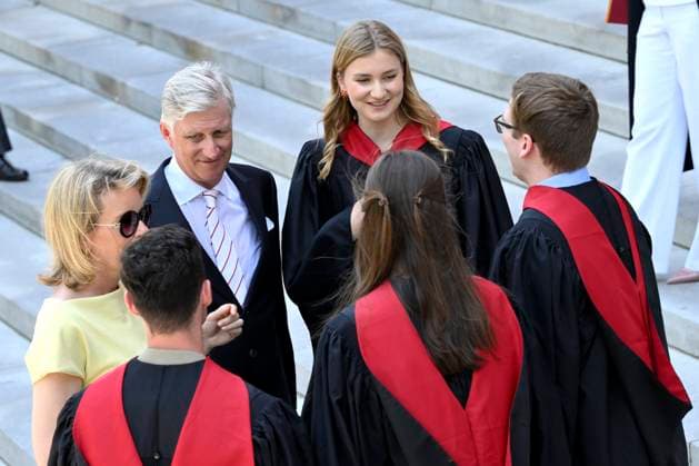 Belgian Royals Attend Harvard Class of 26 Graduation BOSTON, UNITED STATES OF AMERICA - MAY 27: King Philippe of Belgium, Queen Mathilde of Belgium and Princess Elisabeth of Belgium pictured during a photo opportunity after the graduation ceremony, on May 27, 2026 in Boston, United States of America, 27 05 2026 Boston United States of America  Copyright: xPhilipxReynaersx