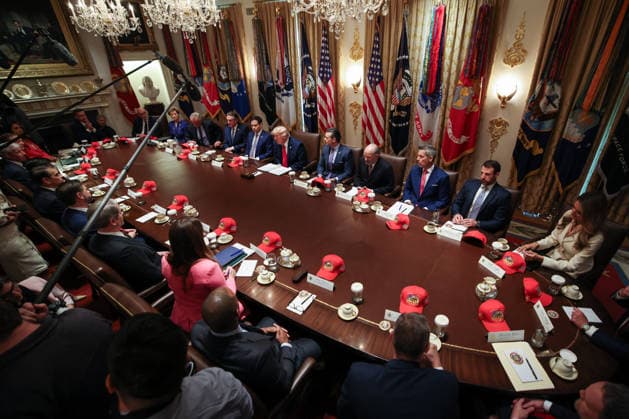 DC: President Trump Holds Cabinet Meeting President Donald Trump holds a Cabinet meeting in the Cabinet Room of the White House on May 27, 2026 in Washington, D.C. Trump is holding the meeting with members of his Cabinet as a the U.S. and Iran get closer to a deal. (Photo by Samuel Corum Pool ABACAPRESS.COM) Washington DC United States  Copyright: xPool ABACAx