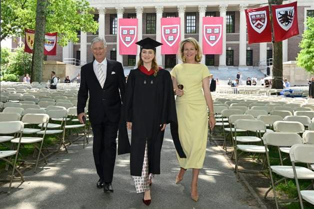 Belgian Royals Attend Harvard Class of 26 Graduation BOSTON, UNITED STATES OF AMERICA - MAY 27: King Philippe of Belgium, Queen Mathilde of Belgium and Princess Elisabeth of Belgium pictured during a photo opportunity after the graduation ceremony, on May 27, 2026 in Boston, United States of America, 27 05 2026 Boston United States of America  Copyright: xPhilipxReynaersx