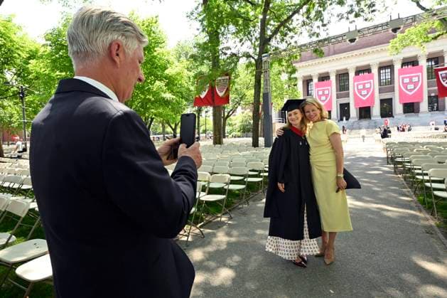 Belgian Royals Attend Harvard Class of 26 Graduation BOSTON, UNITED STATES OF AMERICA - MAY 27: King Philippe of Belgium, Queen Mathilde of Belgium and Princess Elisabeth of Belgium pictured during a photo opportunity after the graduation ceremony, on May 27, 2026 in Boston, United States of America, 27 05 2026 Boston United States of America  Copyright: xPhilipxReynaersx