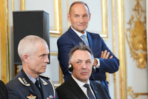 Store moter Frankrikes president Emmanuel Macron i Paris. Paris, Frankrike 20260527. Forsvarsminister Tore Sandvik (Ap) i Elysee-palasset i Paris onsdag kveld. Foto: Ole Berg-Rusten NTB Paris Frankrike mM7FEYOjhQk EDITORIAL USE ONLY Ref:_POLmM7FEYOjhQk.jpg *** Big fashions French President Emmanuel Macron in Paris Paris, France 20260527 Minister of Defense Tore Sandvik Ap in the Elysee Palace in Paris Wednesday evening Photo Ole Berg Rusten NTB Paris France mM7FEYOjhQk EDITORIAL USE ONLY Ref POLmM7FEYOjhQk jpg  Copyright: xOlexBerg-Rustenx xNTBx