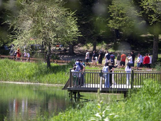 Visitors flock to Golcuk Nature Park during Eid holiday in Turkiye s Bolu BOLU, TURKIYE - MAY 27: Visitors seeking to spend the Eid al-Adha holiday surrounded by nature create crowds at Golcuk Nature Park in Bolu, Turkiye, on May 27, 2026. Zafer Goder Anadolu Bolu Turkey. Editorial use only. Please get in touch for any other usage.  Copyright: x2026xAnadoluxZaferxGoderx