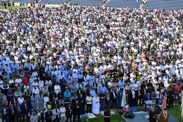 Mass Eid al-Adha gathering in Illinois BRIDGEVIEW, ILLINOIS - MAY 27: Thousands of Muslim worshippers gather on the field at SeatGeek Stadium for communal Eid al-Adha prayers on May 27, 2026, in Bridgeview, Illinois, United States. Organized by the Mosque Foundation, the annual outdoor celebration drew an estimated 20,000 attendees from across the Chicagoland area, marking it as the largest Eid gathering in the state. Jacek Boczarski Anadolu Illinois United States. Editorial use only. Please get in touch for any other usage.  Copyright: x2026xAnadoluxJacekxBoczarskix