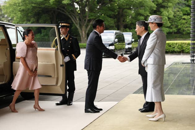 May 27, 2026, Tokyo, Japan: (R to L) Japan s Emperor Naruhito and Empress Masako welcome Philippine President Ferdinand Marcos Jr. and his wife Liza Araneta Marcos upon their arrival for a welcome ceremony at the Imperial Palace in Tokyo, Japan, May 27, 2026. Tokyo Japan - ZUMAz114 20260527_zih_z114_012 Copyright: xPOOLx