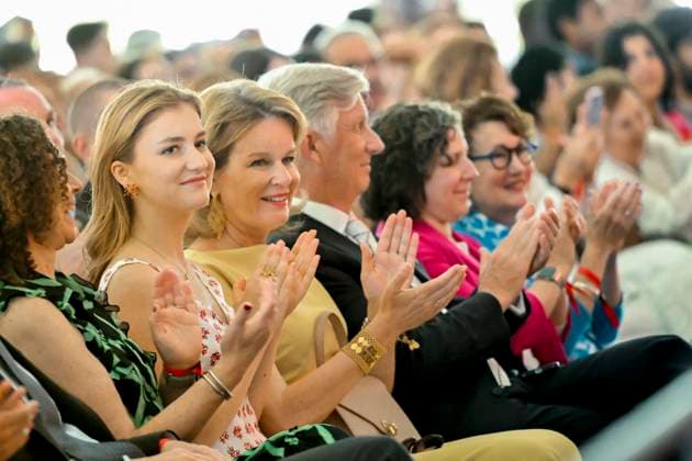 Belgian Royals Attend Harvard Class of 26 Graduation BOSTON, UNITED STATES OF AMERICA - MAY 27: King Philippe of Belgium, Queen Mathilde and Princess Elisabeth pictured during the address to graduates on May 27, 2026 in Boston, United States of America, 27 05 2026 Boston United States of America  Copyright: xPhilipxReynaersx