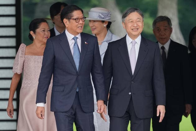 May 27, 2026, Tokyo, Japan: Japanese Emperor Naruhito and Empress Masako welcome Philippine President Ferdinand Marcos Jr. and first lady Liza Araneta-Marcos during a welcome ceremony at the Imperial Palace in Tokyo, Wednesday, May 27, 2026. Tokyo Japan - ZUMAz114 20260527_zih_z114_033 Copyright: xPOOLx