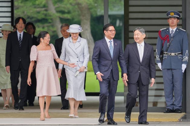 May 27, 2026, Tokyo, Japan: Japanese Emperor Naruhito and Empress Masako welcome Philippine President Ferdinand Marcos Jr., and first lady Liza Araneta-Marcos during a welcome ceremony at the Imperial Palace in Tokyo, Wednesday, May 27, 2026. Tokyo Japan - ZUMAz114 20260527_zih_z114_035 Copyright: xPOOLx