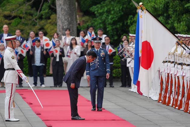May 27, 2026, Tokyo, Japan: Philippine President Ferdinand Marcos Jr., reviews an honor guard during a welcome ceremony at the Imperial Palace in Tokyo, Wednesday, May 27, 2026. Tokyo Japan - ZUMAz114 20260527_zih_z114_041 Copyright: xPOOLx