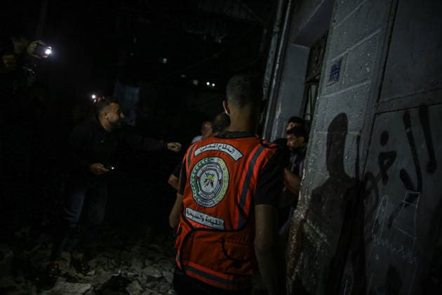 Israeli airstrike in Gaza kills 7 Palestinians GAZA CITY, GAZA, PALESTINE - MAY 27: Palestinian search and rescue teams, firefighters and medical crews are dispatched to the area following the Israeli attack on Omar Mukhtar Street which killed 7 Palestinians and injured 18 in Gaza City, Gaza, Palestine on May 27, 2026. Anas Zeyad Fteha Anadolu Gaza City Gaza. Editorial use only. Please get in touch for any other usage.  Copyright: x2026xAnadoluxAnasxZeyadxFtehax