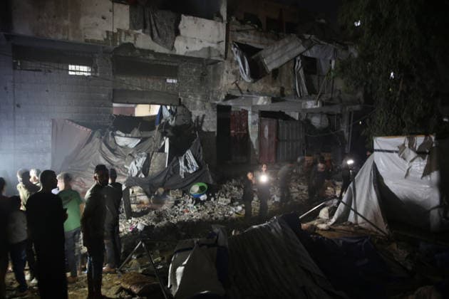 Israeli airstrike in Gaza kills 7 Palestinians GAZA CITY, GAZA, PALESTINE - MAY 27: Palestinian search and rescue teams, firefighters and medical crews are dispatched to the area following the Israeli attack on Omar Mukhtar Street which killed 7 Palestinians and injured 18 in Gaza City, Gaza, Palestine on May 27, 2026. Anas Zeyad Fteha Anadolu Gaza City Gaza. Editorial use only. Please get in touch for any other usage.  Copyright: x2026xAnadoluxAnasxZeyadxFtehax